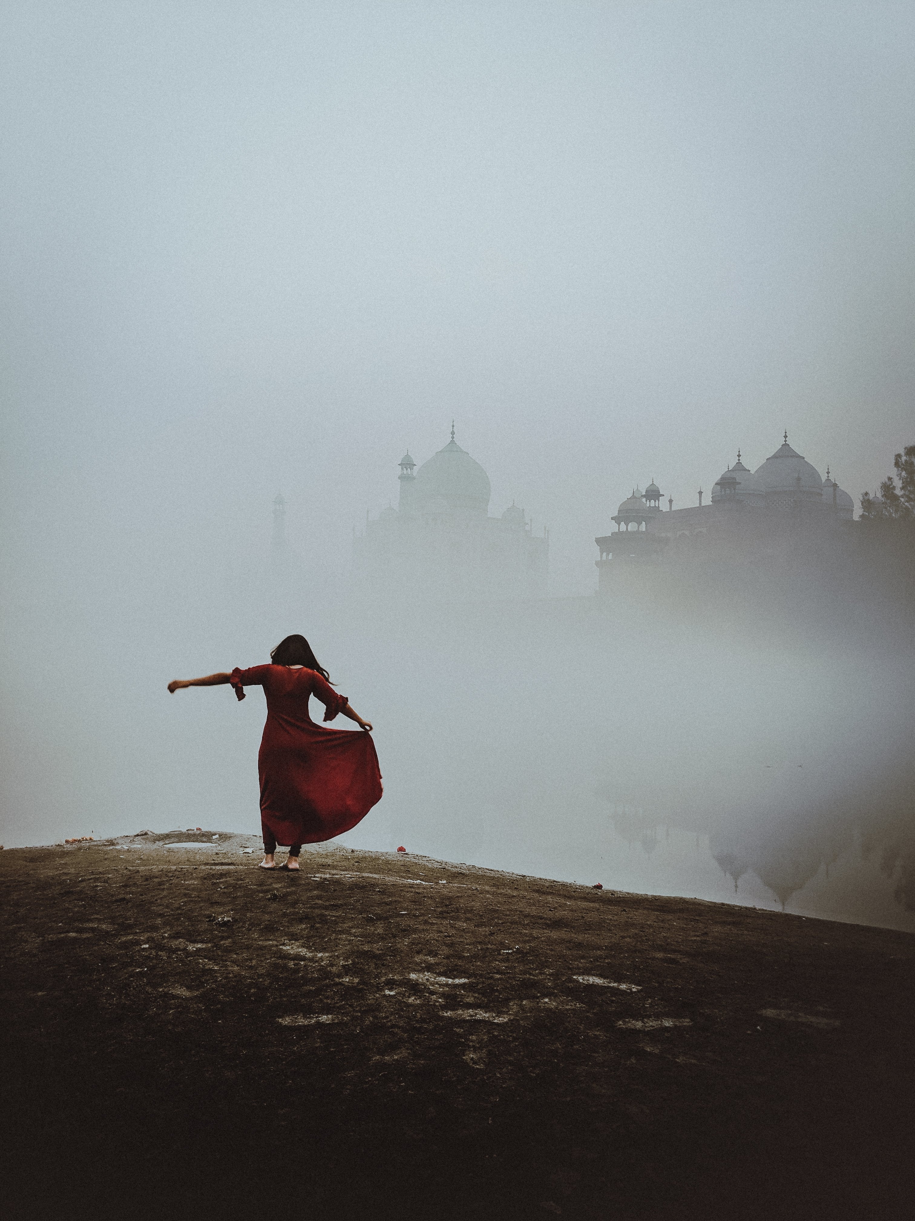 files/dancing-with-the-taj-mahal-in-the-mist.jpg