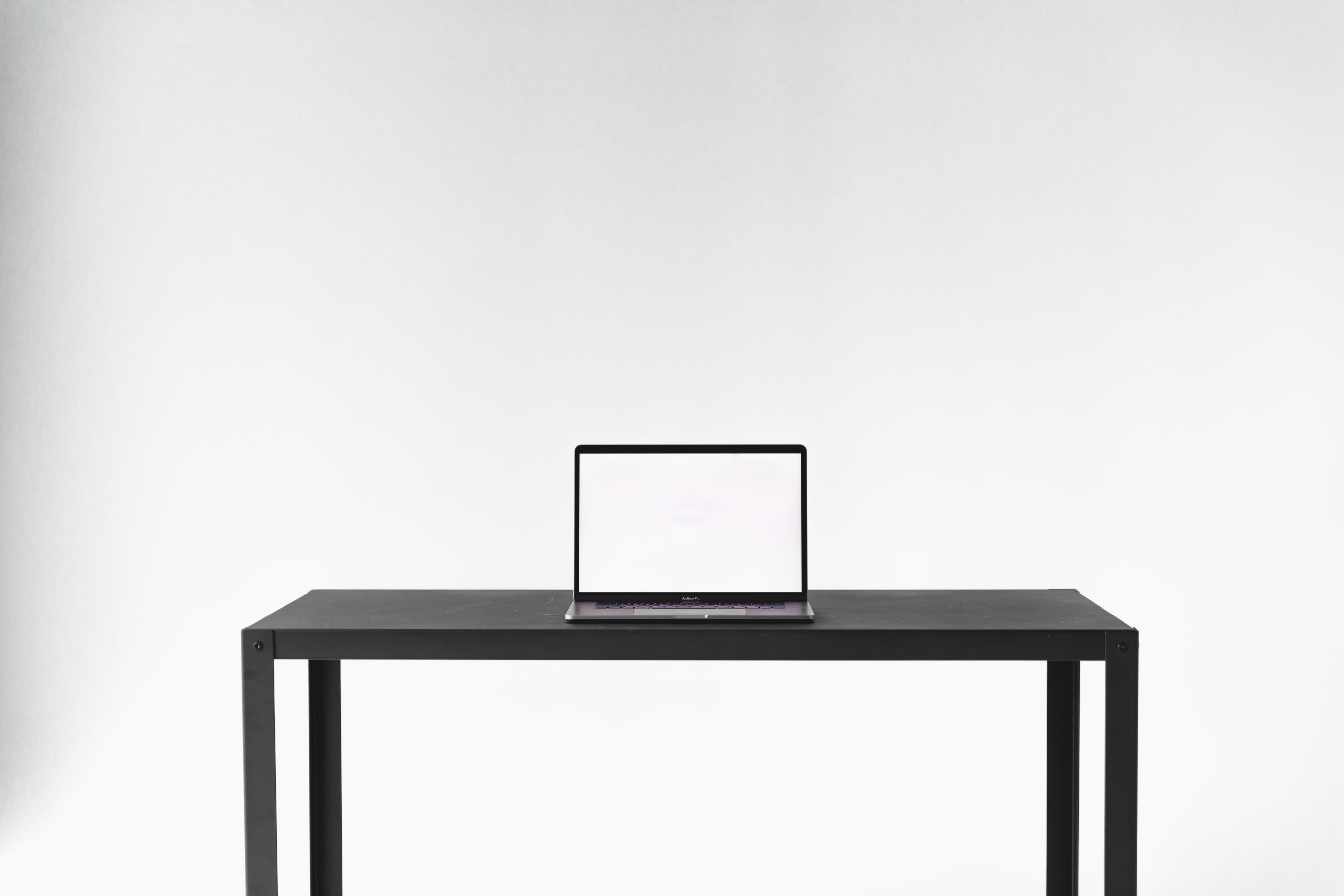 files/front-facing-view-of-clean-desk-setup.jpg